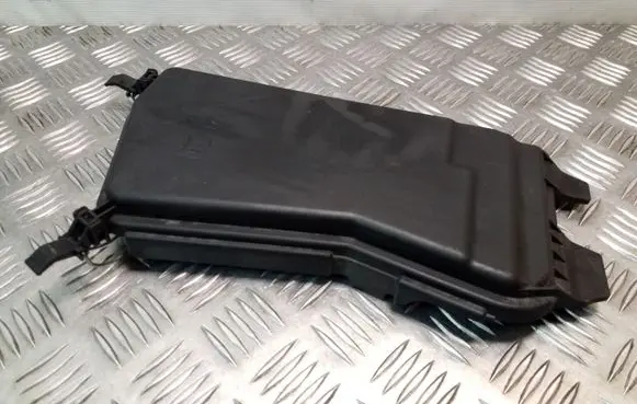 Mercedes-Benz E W212 Fuse box cover A2125400382