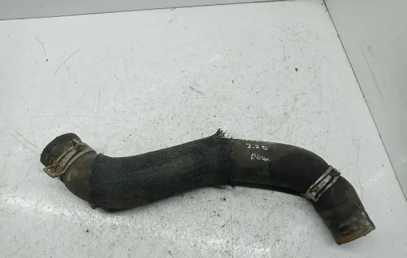 Coolant pipe/hose