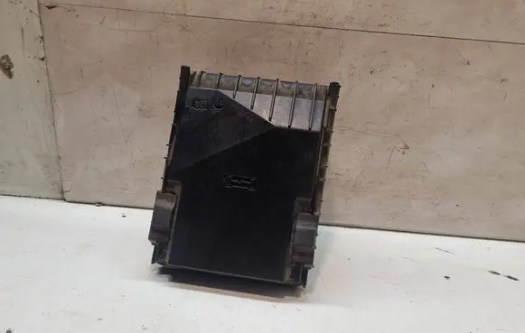 Volkswagen Touran I Fuse box cover 014189871 1K0937132F 017180061