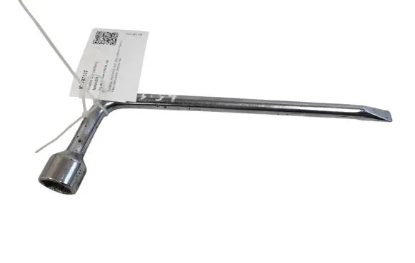 Toyota Avensis T250 Wheel nut wrench 