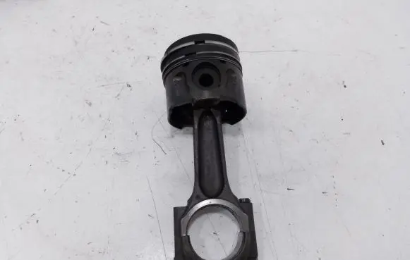 Citroen C4 Grand Picasso Piston with connecting rod