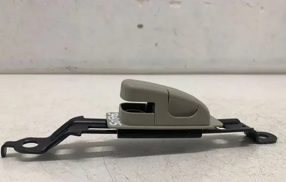 Nissan X-Trail T32 Seat belt height adjuster 1104608 41372