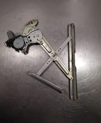 Suzuki SX4 Front door window regulator with motor 8356063J00