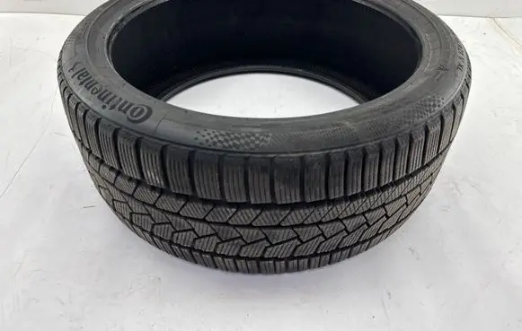 Tesla Model Y R21 winter tire 