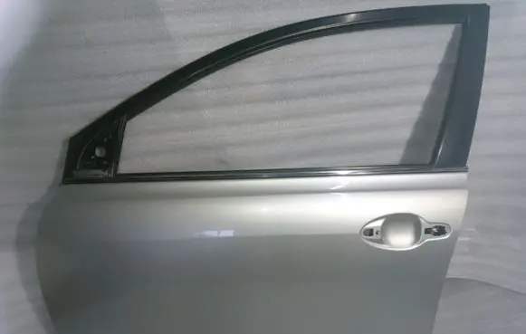 Toyota Avensis T250 Front door 6700205050