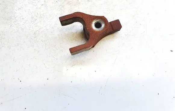 Land Rover Discovery Sport Fuel Injector clamp holder 
