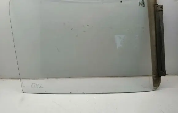 Ford Transit Front door window glass four-door 43R007023