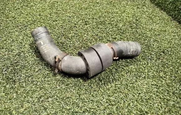 Volkswagen Transporter - Caravelle T5 Engine coolant pipe/hose 7E0121086 KA4125968