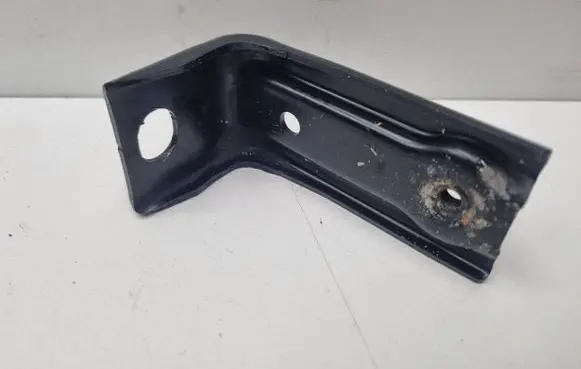 Mercedes-Benz E W212 Radiator support slam panel bracket A2126200028 2126200028