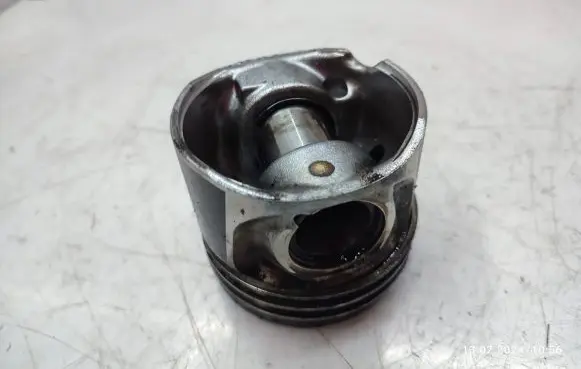 Volvo S80 Piston 