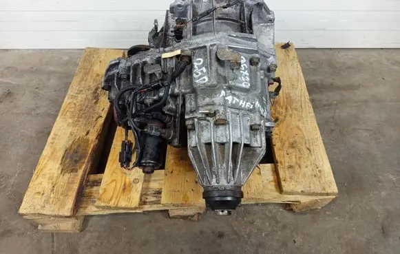 Nissan Navara D40 Gearbox transfer box case NAVRAREDUKTOR