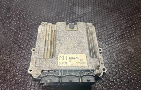 Nissan X-Trail T31 Engine control unit/module 237103UH7A 1039S43640 0281017187