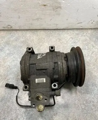 Mitsubishi Pajero Air conditioning (A/C) compressor (pump) 4472000526 HFC134A