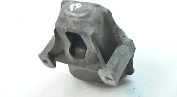 Audi A4 S4 B8 8K Engine mount bracket
