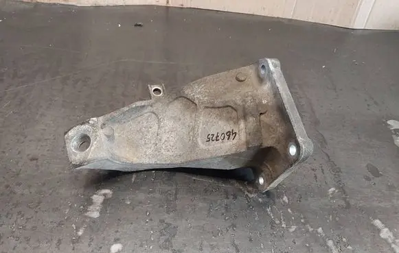 BMW 3 E46 Engine mounting bracket 6754185