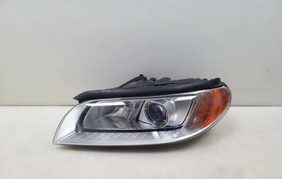 Volvo V70 Headlight/headlamp