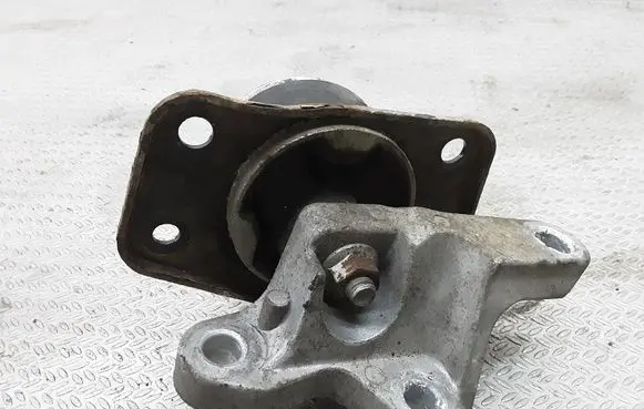 Mitsubishi Colt Gearbox mount