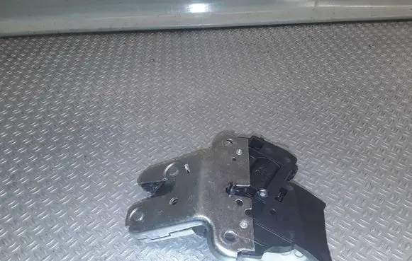 Audi A6 S6 C6 4F Tailgate/trunk/boot lock/catch/latch 4F5827505D