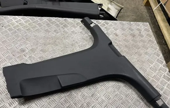 Audi Q2 - (B) pillar trim (bottom) 81A867240