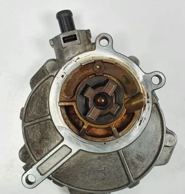 Audi A6 S6 C6 4F Vacuum pump 06E145100M
