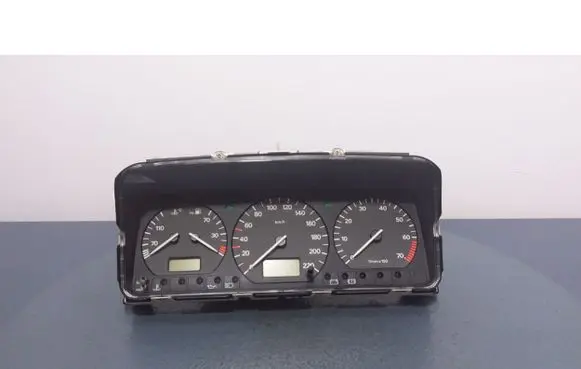 Volkswagen PASSAT B4 Speedometer (instrument cluster) 3A0919860H
