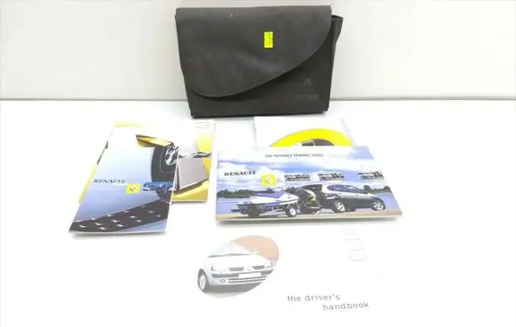 Renault Clio II Owners service history hand book 