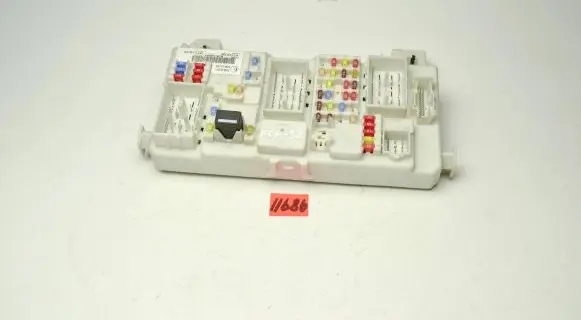 Ford Focus Fuse module 7M5T14A073DF K32296091021 7M5T14A073
