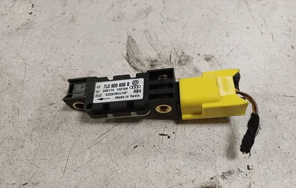 Volkswagen Touareg I Airbag deployment crash/impact sensor 7L0909606B