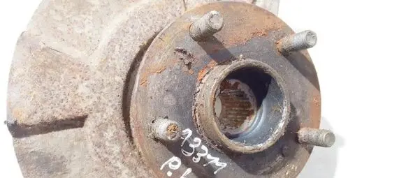 Suzuki Grand Vitara II Front wheel hub