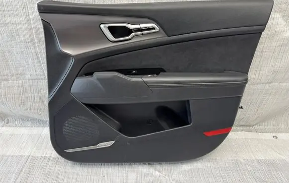 KIA Sportage Front door card panel trim