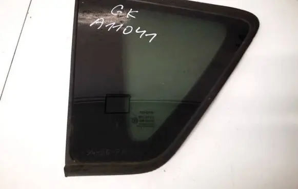 Toyota Corolla Verso AR10 Rear side window AS3