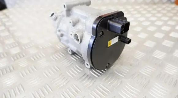 Toyota Prius (XW50) Air conditioning (A/C) compressor (pump) 8837047091 8837047092 0424000240