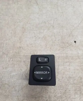 Toyota Avensis Verso Wing mirror switch 769746B