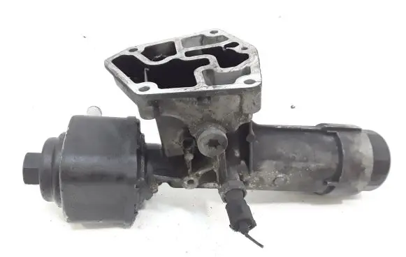 Skoda Octavia Mk1 (1U) Oil filter mounting bracket 038115380C