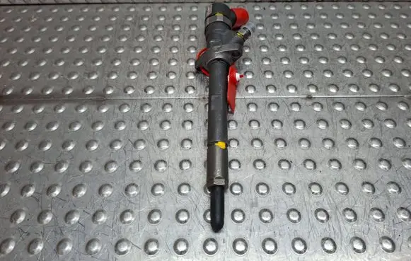 Fuel injector