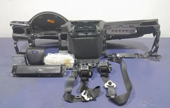 Ford Mondeo MK I Dashboard 