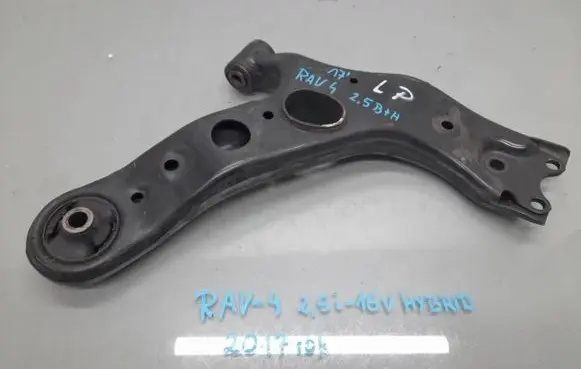 Toyota RAV 4 (XA40) Front control arm