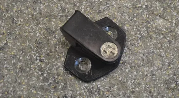 BMW 3 E36 Front door lock loop/hook striker 8122299