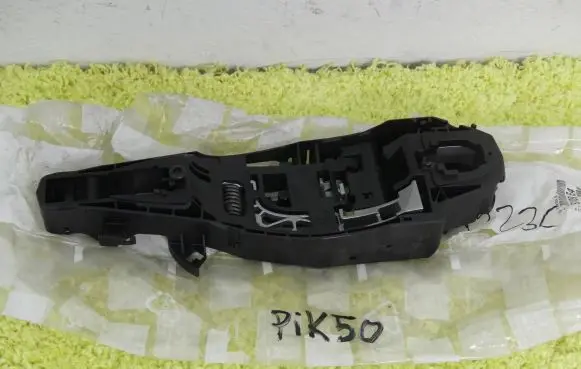 Rear door exterior handle/bracket