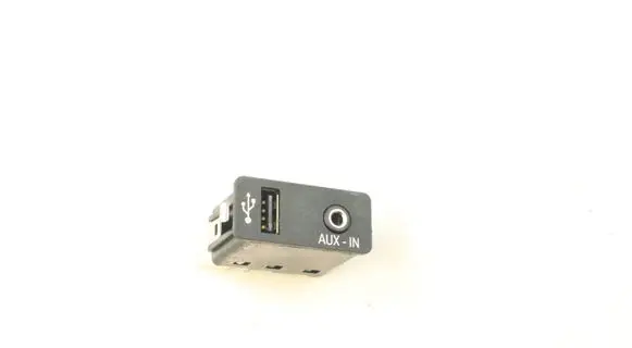 BMW X1 E84 USB socket connector 9241331 84109241331