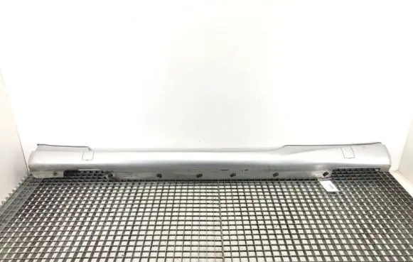 Mercedes-Benz CLK A208 C208 Front sill (body part) A2086981054