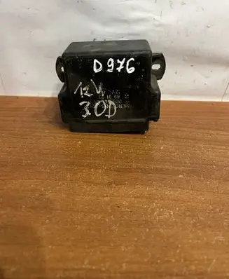 Mercedes-Benz S W140 Glow plug pre-heat relay 899123 D976