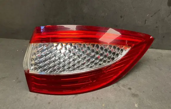 Ford Mondeo MK IV Rear/tail lights 7S7113404B