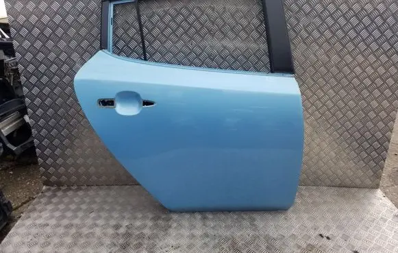 Nissan Leaf I (ZE0) Rear door