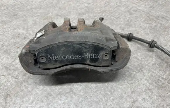 Mercedes-Benz V Class W447 Front brake caliper A4474211411