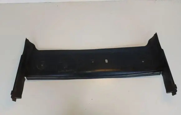 Volvo V70 Radiator trim 9151897