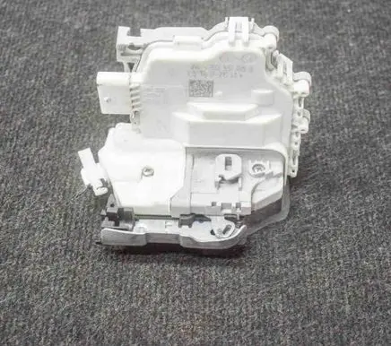 Audi A5 Coupe door lock (next to the handle) 8X2837015B