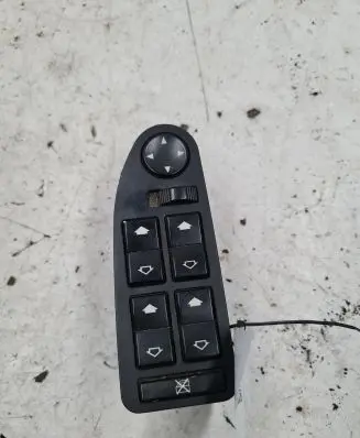 BMW 5 E39 Electric window control switch 8368966