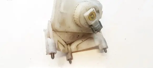 Brake fluid reservoir