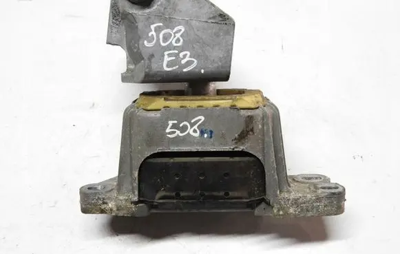 Peugeot 508 RXH Engine mounting bracket 9677163980